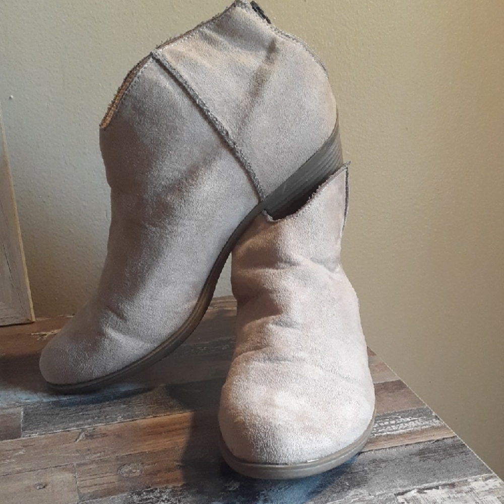Elegant Beige Ankle Booties